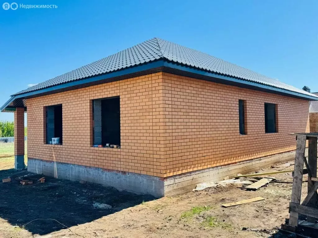 Дом в Оренбургский район, Сергиевский сельсовет, село Приютово, ... - Фото 1