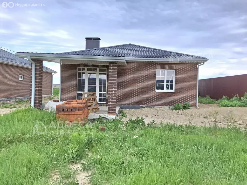 Дом в хутор Новоалександровка, улица Ленина (105 м) - Фото 1