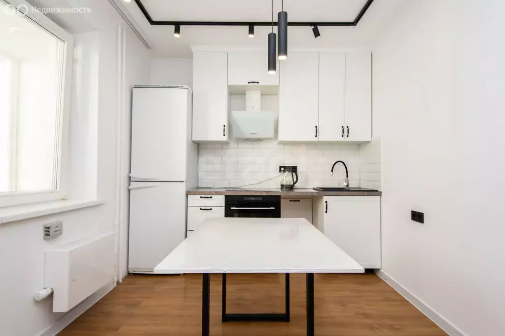 1-комнатная квартира: Тюмень, улица Валентины Трофимовой, 5 (41 м) - Фото 2