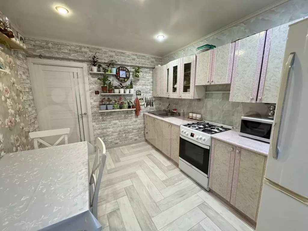 2-к. квартира, 55 м, 1/9 эт. - Фото 1