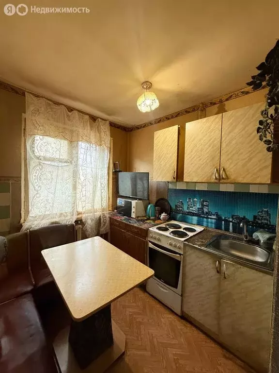 4-комнатная квартира: Братск, улица Курчатова, 36 (61.3 м) - Фото 1