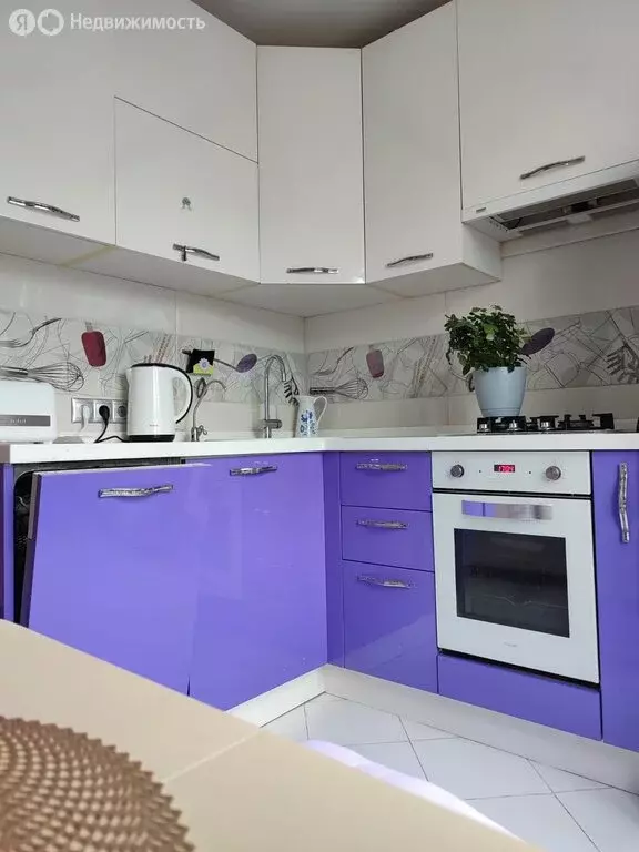 3-комнатная квартира: Волоколамск, микрорайон Привокзальный, улица ... - Фото 1