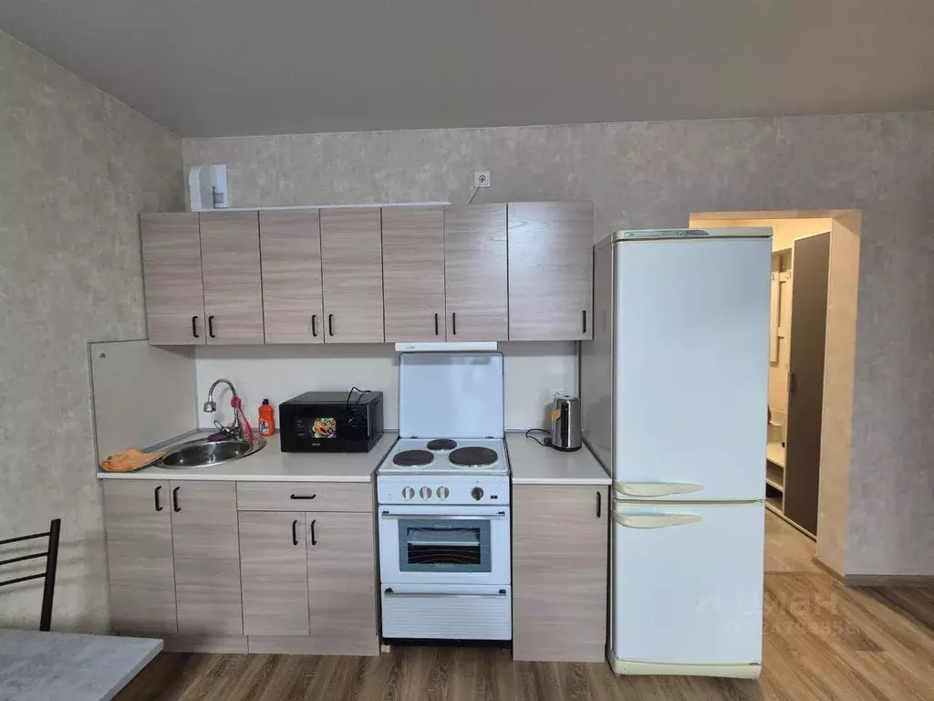 Студия Новосибирская область, Новосибирск ул. Плющихинская, 9 (34.0 м) - Фото 1