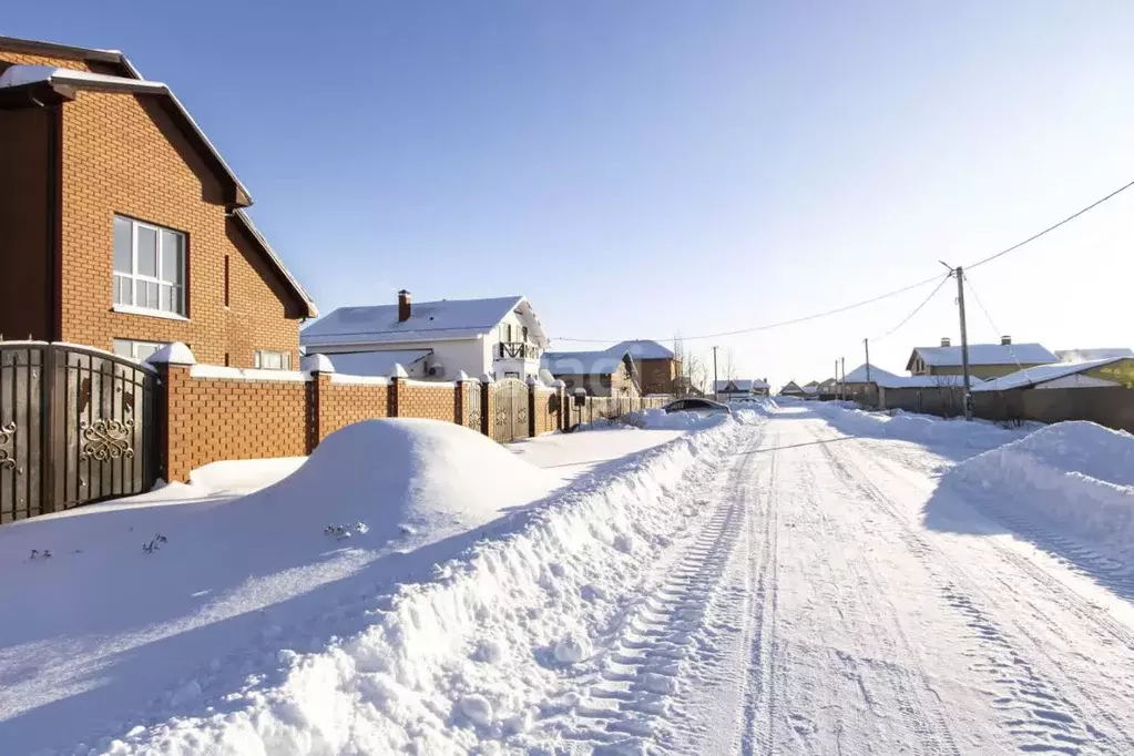 Дом в Тюменская область, Тюменский муниципальный округ, с. Чикча ул. ... - Фото 1