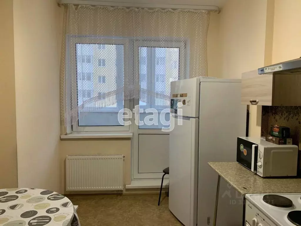 3-к кв. Тюменская область, Тобольск 15-й мкр, 30 (80.0 м) - Фото 1