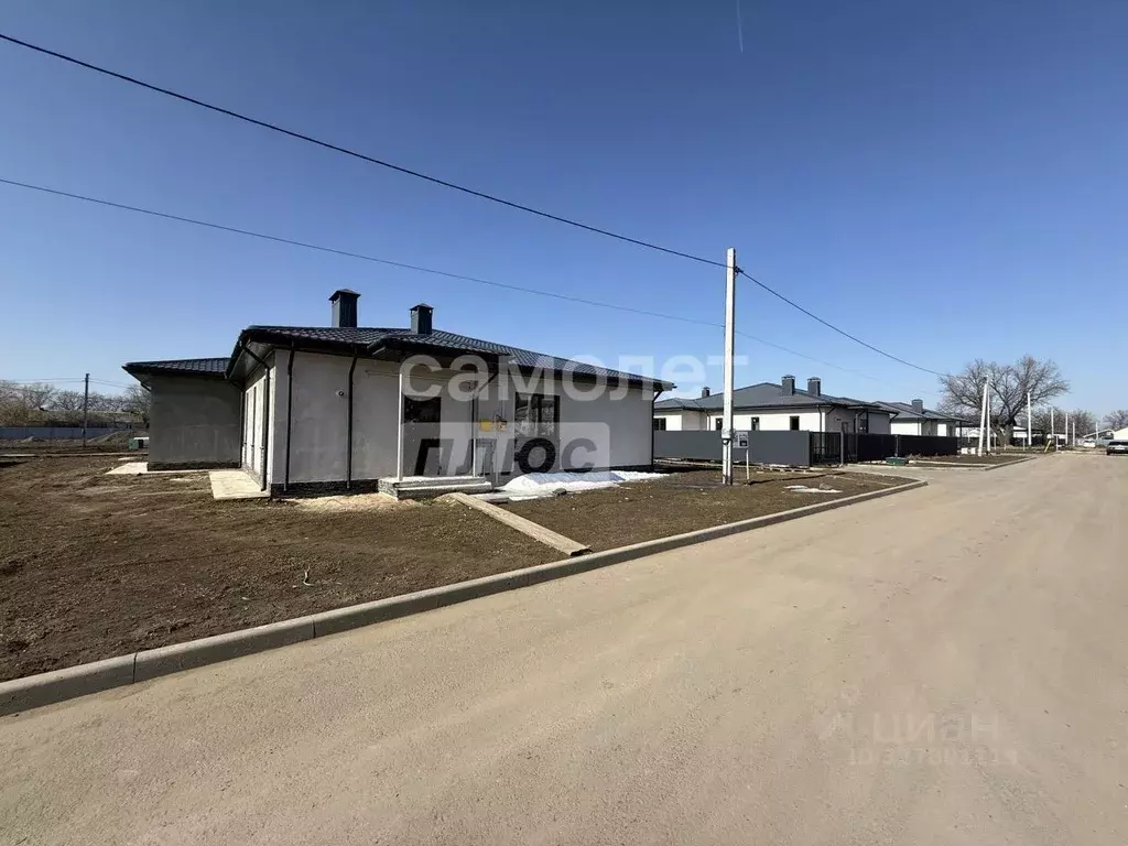 Дом в Волгоградская область, Среднеахтубинский район, Фрунзенское ... - Фото 1