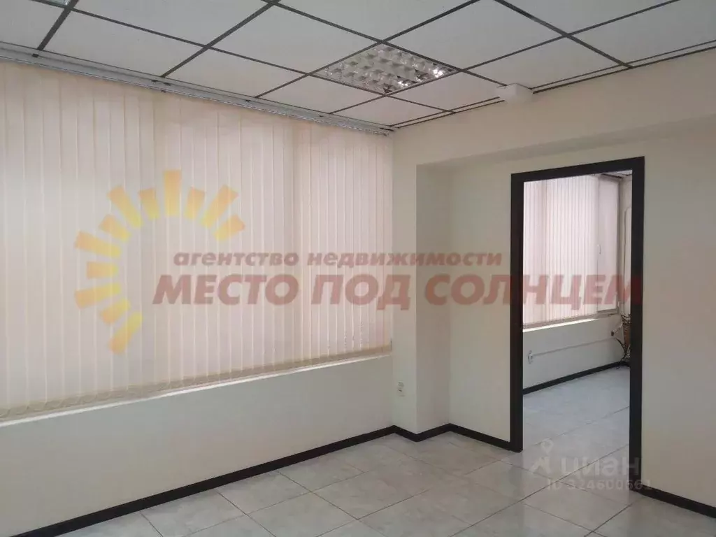 Торговая площадь в Краснодарский край, Ейск ул. Энгельса, 47 (35 м) - Фото 1