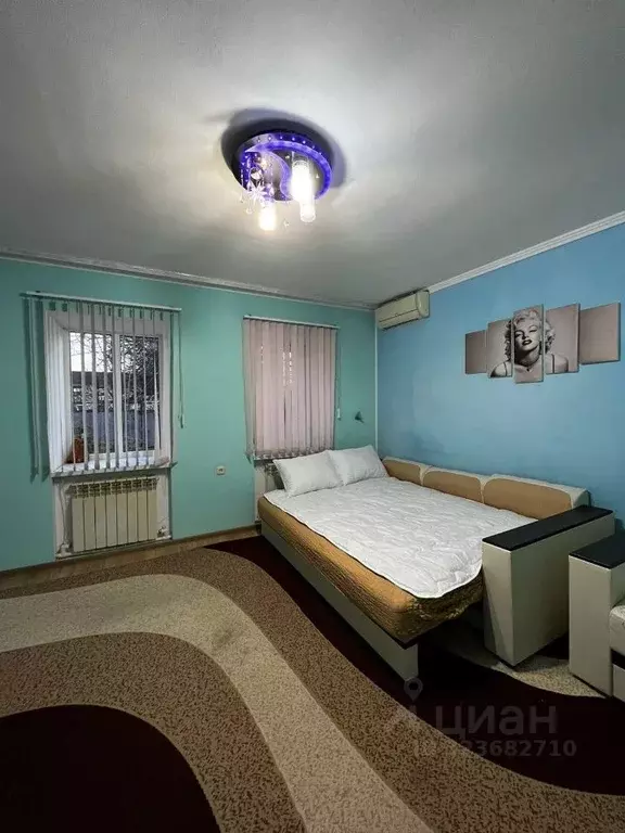 Дом в Ростовская область, Семикаракорск ул. Калинина, 384 (50 м) - Фото 1