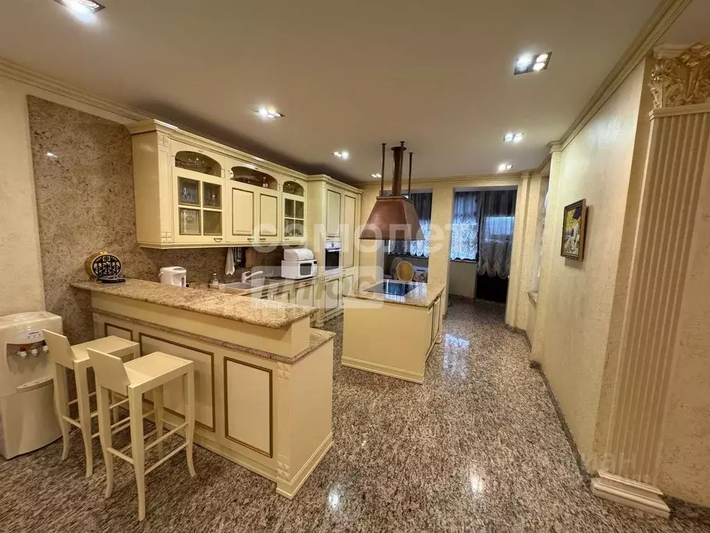 6-к кв. Москва ул. Академика Пилюгина, 24К1 (400.0 м) - Фото 1