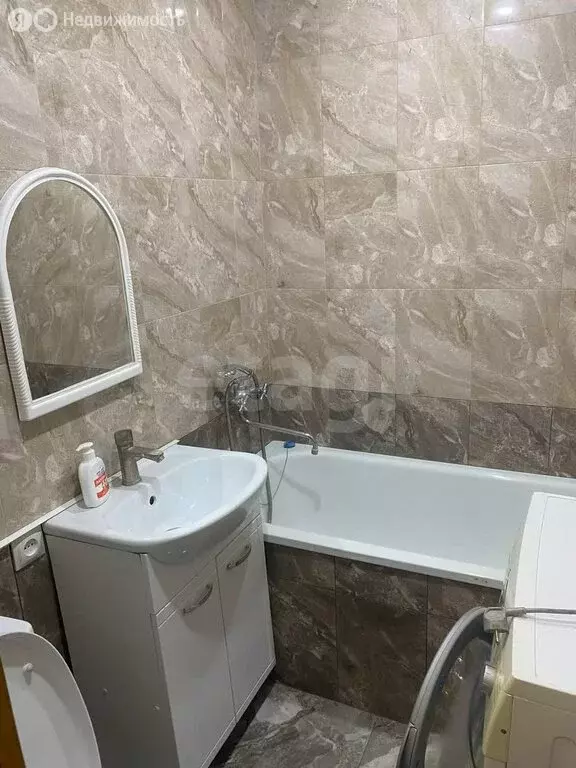 3-комнатная квартира: Беслан, улица Маркова, 22 (58 м) - Фото 1