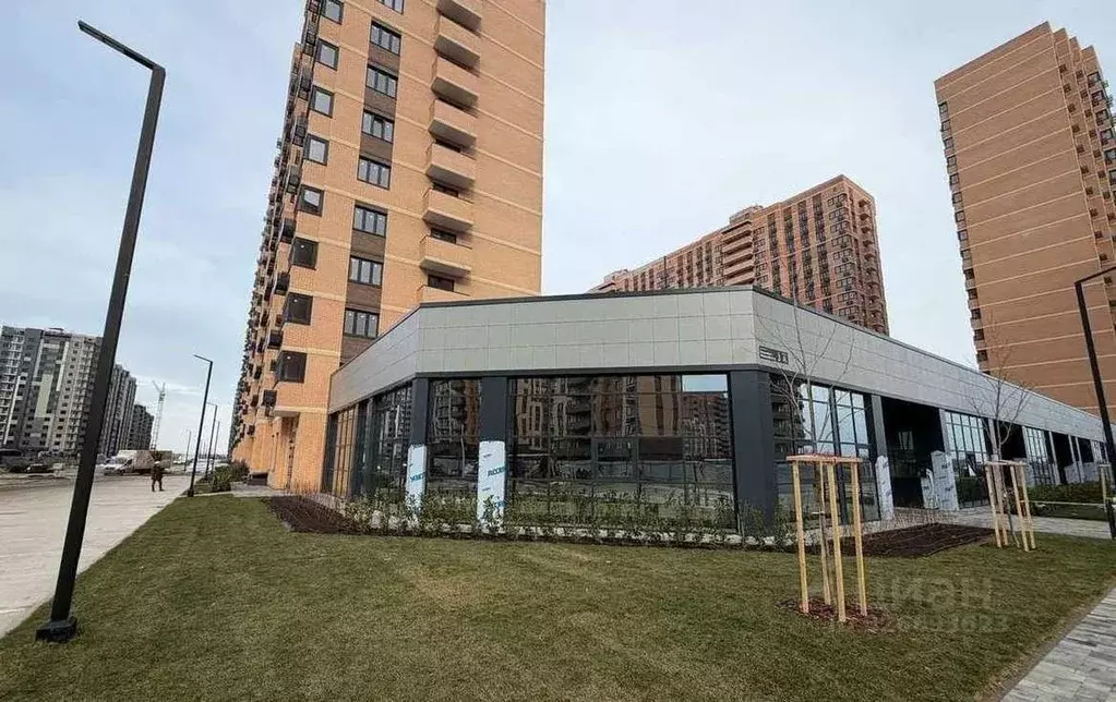 Офис в Краснодарский край, Краснодар ул. Имени Владимира Жириновского, ... - Фото 1