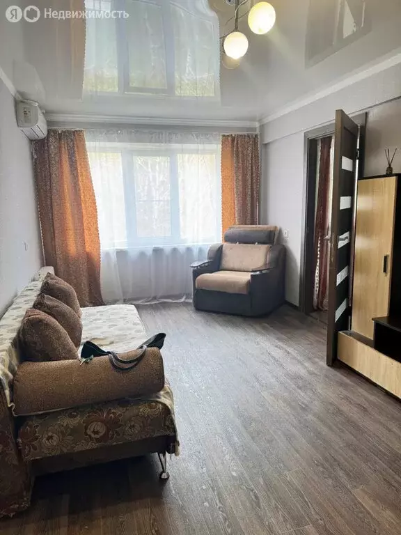 2-комнатная квартира: Армавир, улица Кирова, 85 (52 м) - Фото 0