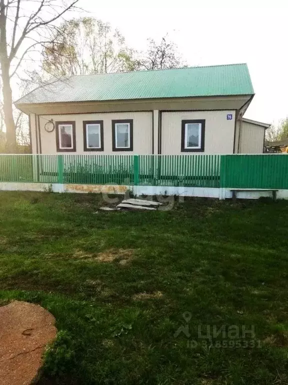 Дом в Башкортостан, Илишевский район, Дюмеевский сельсовет, с. Дюмеево ... - Фото 1