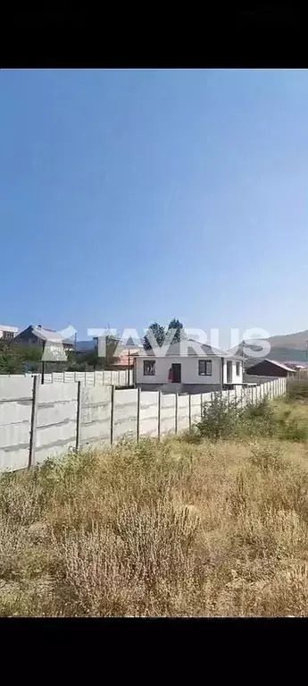 Дом в Крым, Симферопольский район, Добровское с/пос, с. Заречное ул. ... - Фото 1