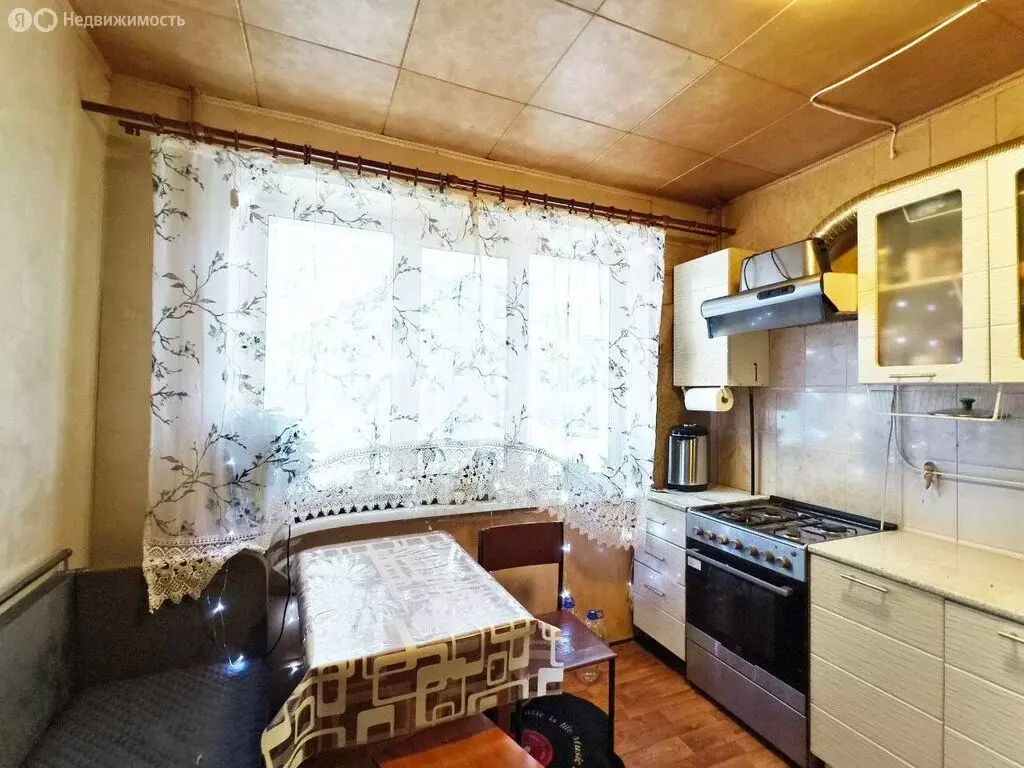 3-комнатная квартира: деревня Гостилицы, Школьная улица, 9 (73.7 м) - Фото 1