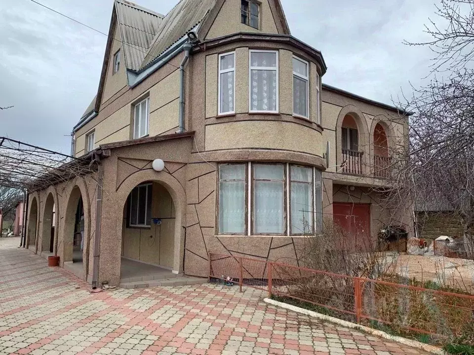 Дом в Крым, Белогорский район, с. Ароматное ул. Новая, 19 (230 м) - Фото 1