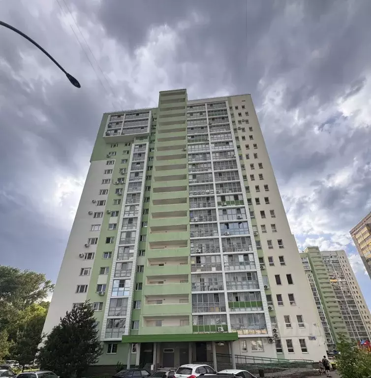 1-к кв. Башкортостан, Уфа ул. Набережная Моторостроителей, 17 (40.0 м) - Фото 1