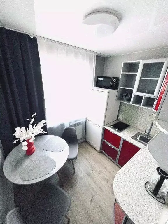 1-к кв. Приморский край, Владивосток ул. Кирова, 34 (32.0 м) - Фото 0