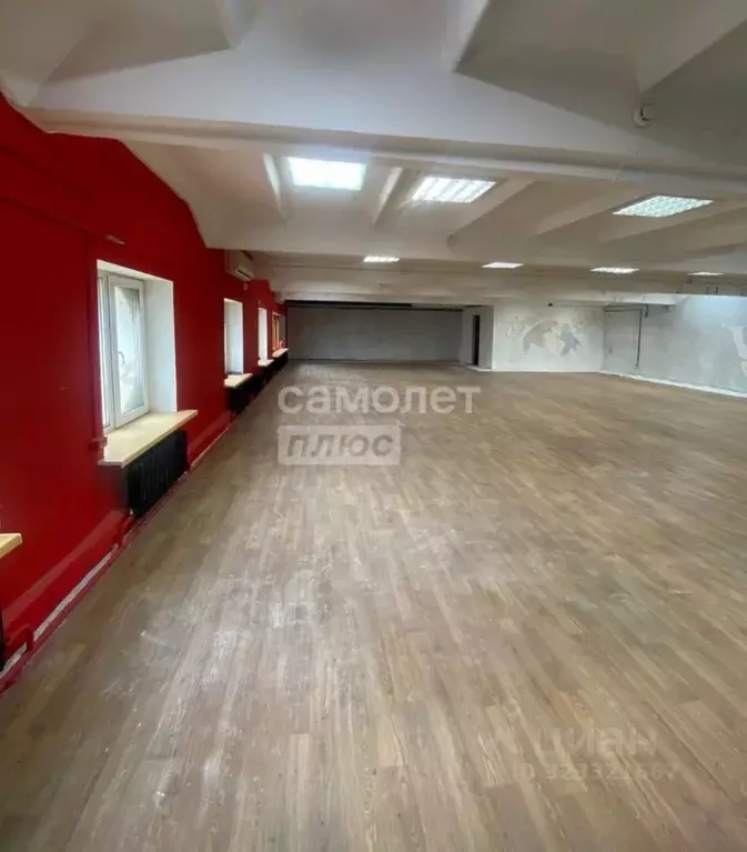 Помещение свободного назначения в Татарстан, Нижнекамск просп. ... - Фото 1