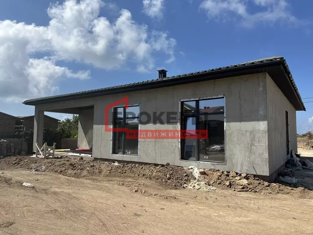 Дом в Крым, Евпатория городской округ, Заозерное пгт ул. Аллея Дружбы ... - Фото 1