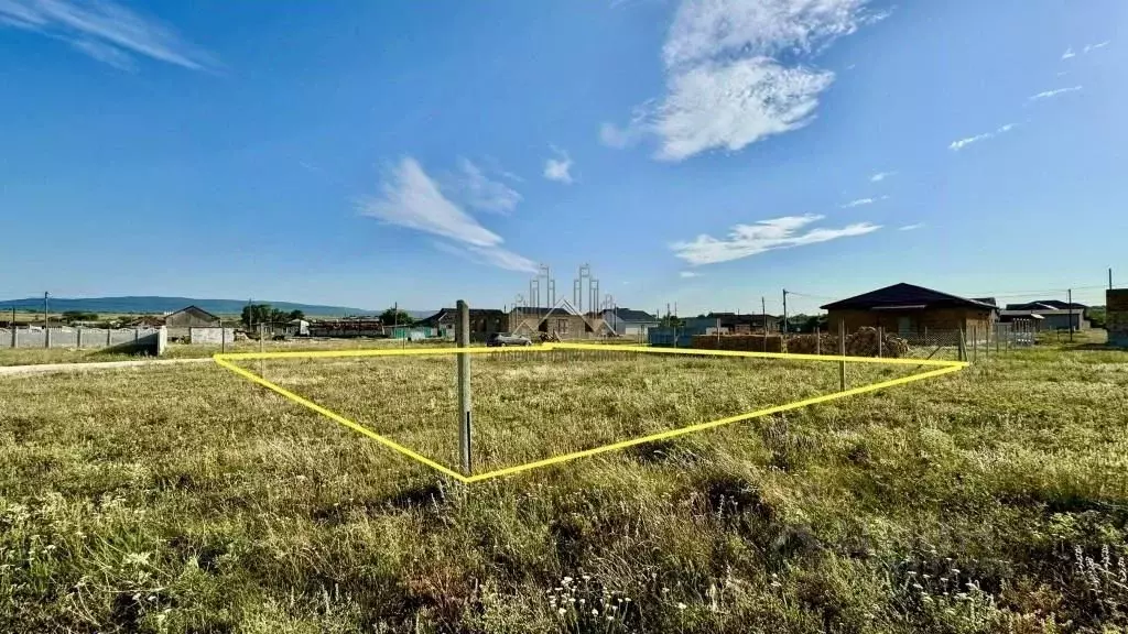 Участок в Крым, Белогорск ул. Ролана Кадыева, 1 (5.0 сот.) - Фото 2