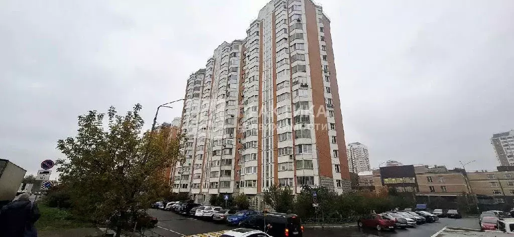 Продается 3-комнатная квартира - Фото 1