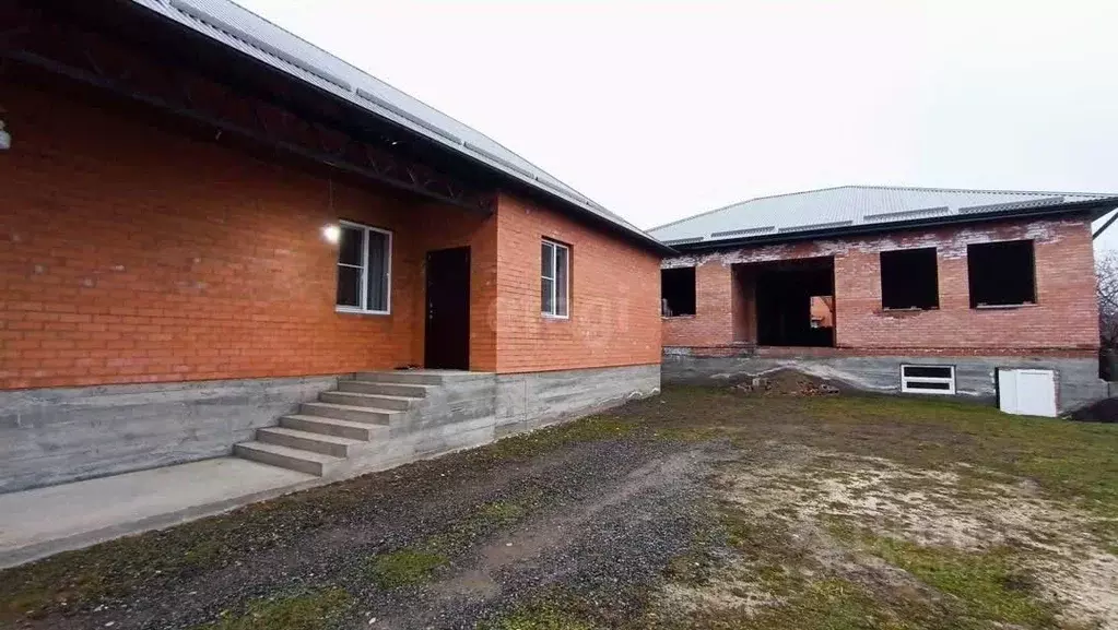 Дом в Ингушетия, Назрановский район, с. Экажево ул. Транспортная (271 ... - Фото 1