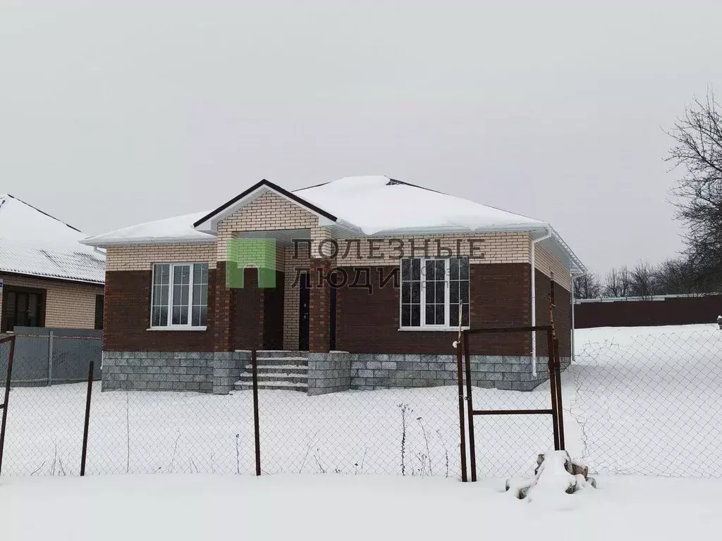Дом в Белгородская область, Белгородский район, Тавровское с/пос, с. ... - Фото 1