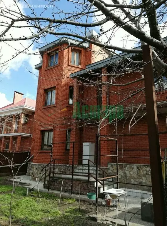 Дом в Ейск, Енисейская улица (732 м) - Фото 0