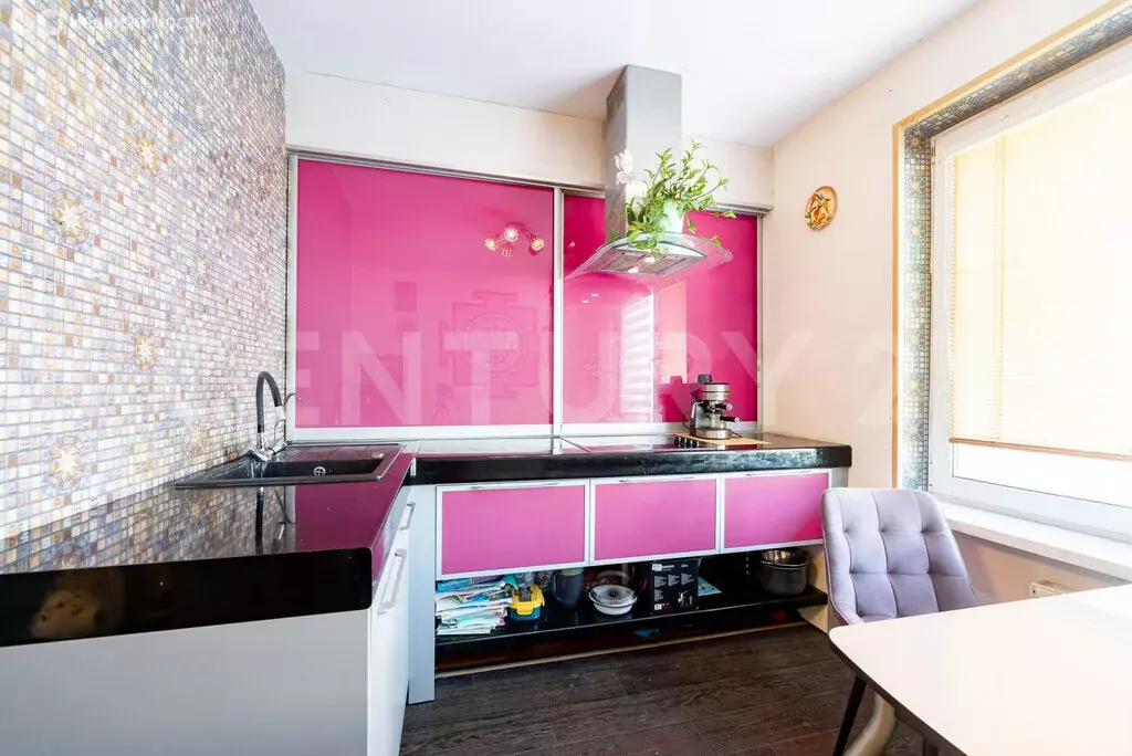 2-комнатная квартира: деревня Малое Карлино, 25 (49.6 м) - Фото 1