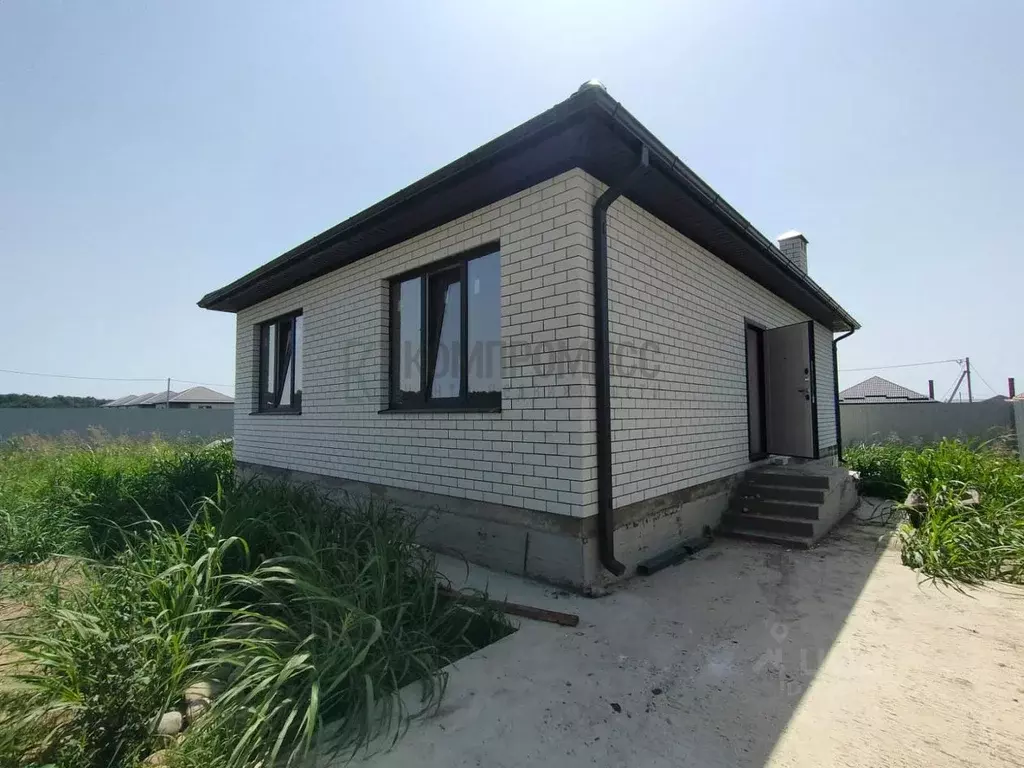 Дом в Краснодарский край, Динская ст-ца ул. Имени М. Столяренко (77 м) - Фото 1