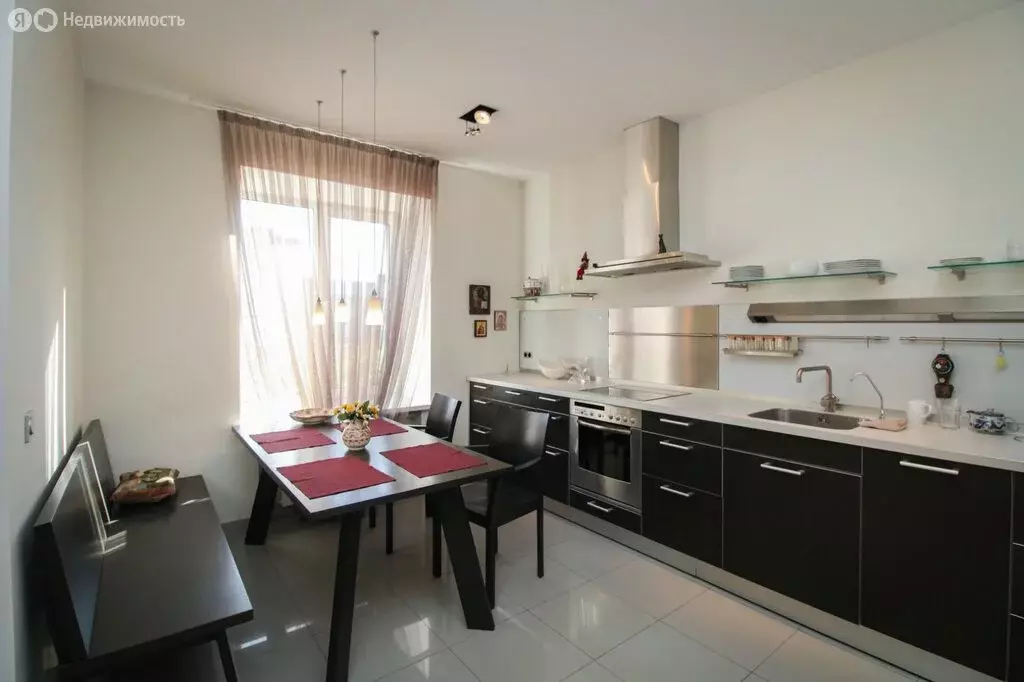 3-комнатная квартира: Красноярск, проспект Мира, 52А (135 м) - Фото 0