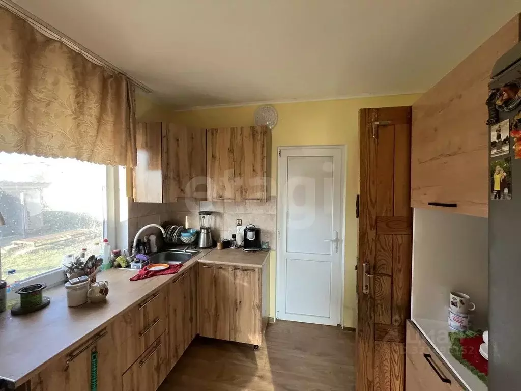 Дом в Крым, Сакский район, Охотниковское с/пос, с. Рунное ул. ... - Фото 1
