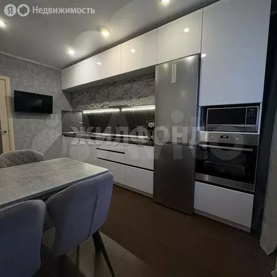 3-комнатная квартира: Барнаул, улица Малахова, 146 (86.1 м) - Фото 1