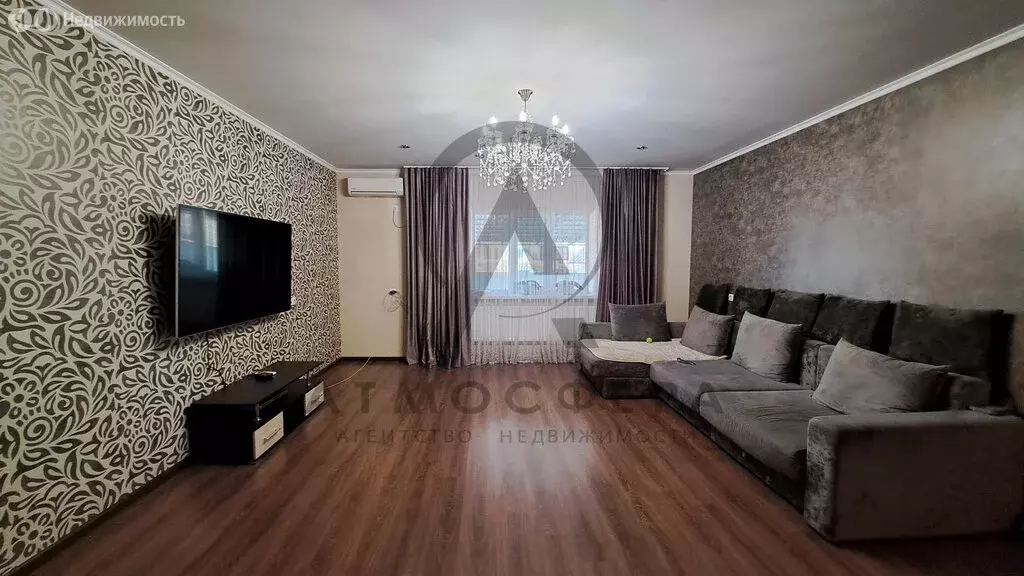 Дом в Апшеронск, улица Спорта (219.1 м) - Фото 1