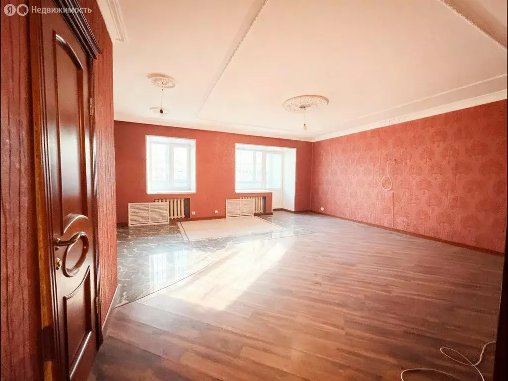 3-комнатная квартира: Курган, 4-я Больничная улица, 10 (115.9 м) - Фото 1