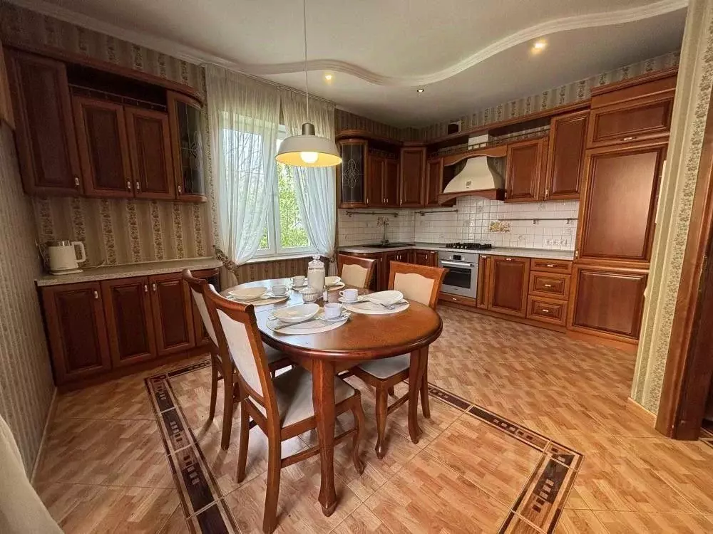 Дом в Калининградская область, Калининград просп. Мира, 170 (250 м) - Фото 1
