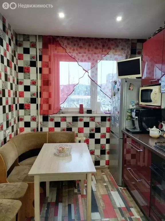 3-комнатная квартира: Мурманск, улица Алексея Хлобыстова, 32 (59.6 м) - Фото 1