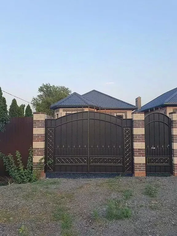 Дом в Ростовская область, Батайск Сальская ул. (90 м) - Фото 0