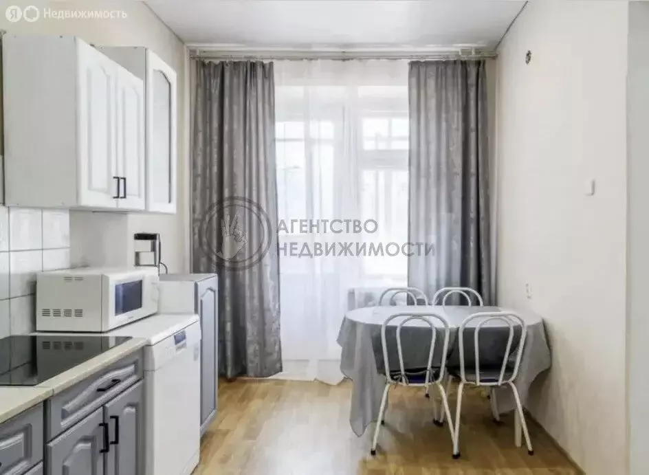 3-комнатная квартира: Казань, Вахитовский район, улица Чехова, 53 (107 ... - Фото 1