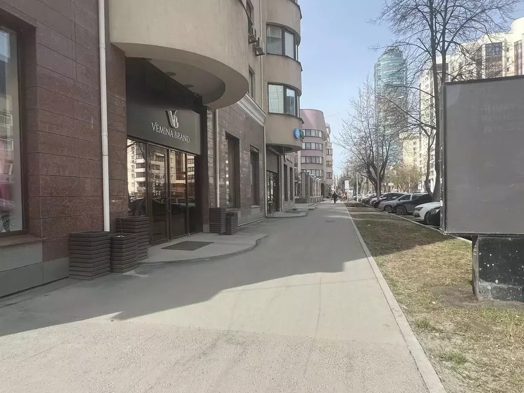 Гараж в Свердловская область, Екатеринбург ул. Белинского, 32 (77 м) - Фото 1