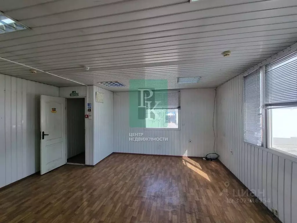 Офис в Севастополь ул. Индустриальная, 11 (38 м) - Фото 2