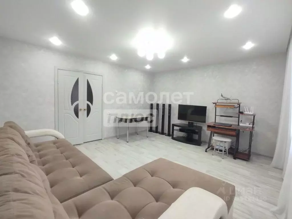 3-к кв. Татарстан, Нижнекамск просп. Вахитова, 2 (64.8 м) - Фото 1