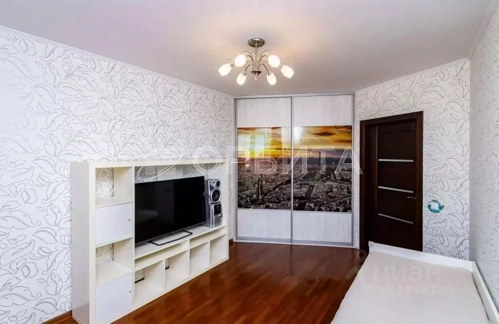 3-к кв. Тюменская область, Тюмень ул. Герцена, 82/1 (110.2 м) - Фото 1
