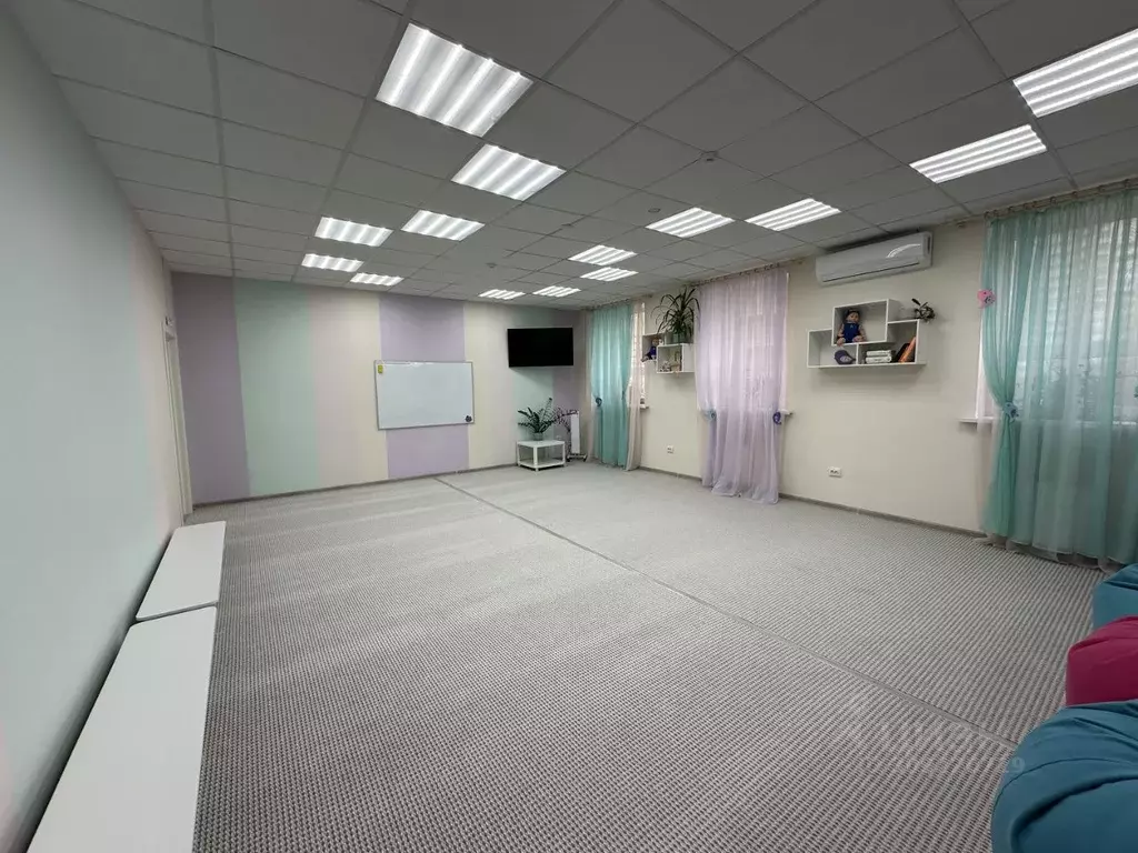 Помещение свободного назначения в Тюменская область, Тюмень ул. ... - Фото 0