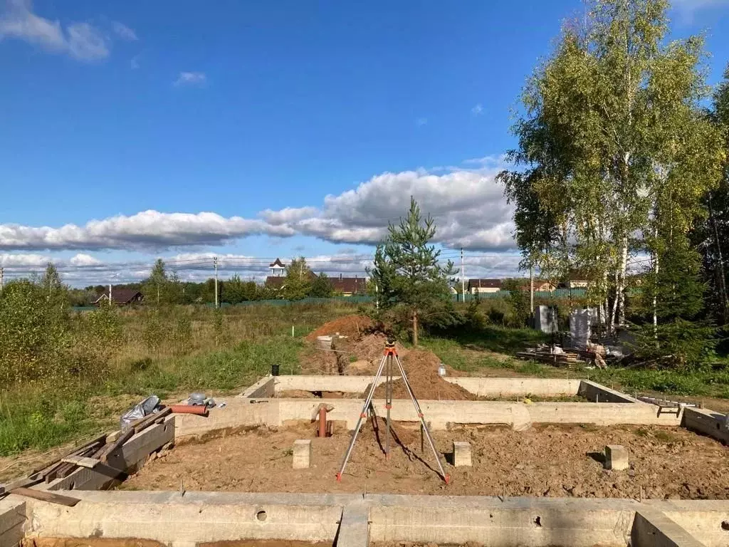 Участок в Калужская область, Боровский муниципальный округ, д. Сатино ... - Фото 1