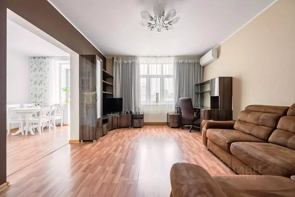 3-к кв. Свердловская область, Екатеринбург ул. 8 Марта, 188 (90.1 м) - Фото 1