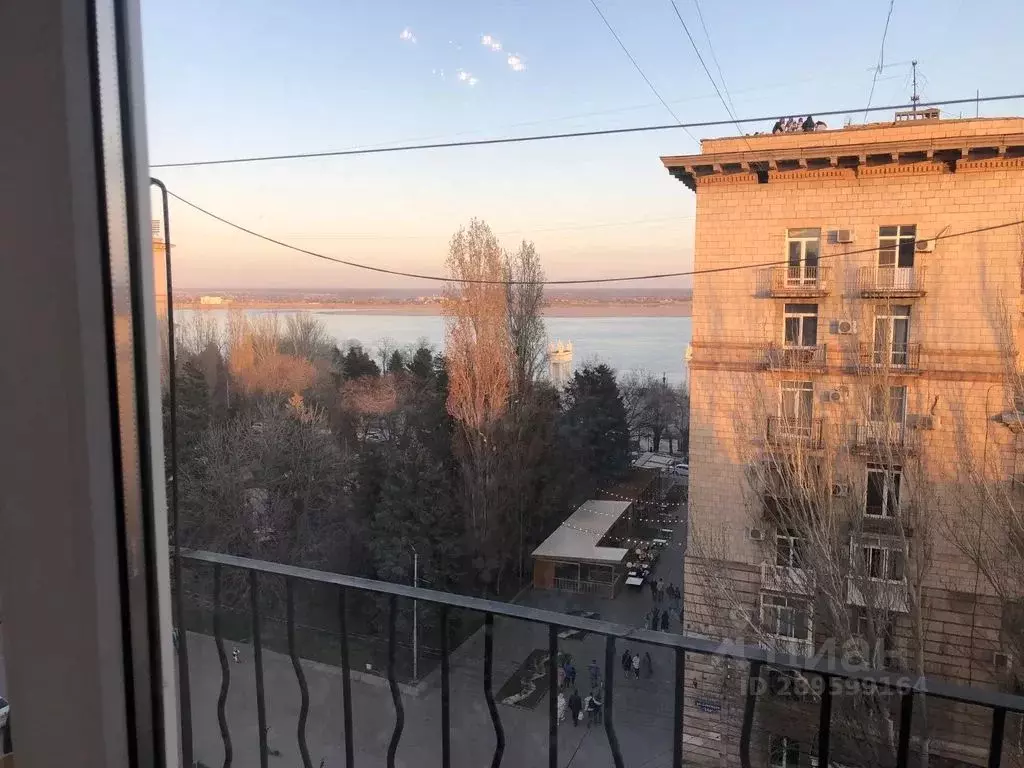 2-к кв. Волгоградская область, Волгоград ул. Аллея Героев, 3 (64.0 м) - Фото 0