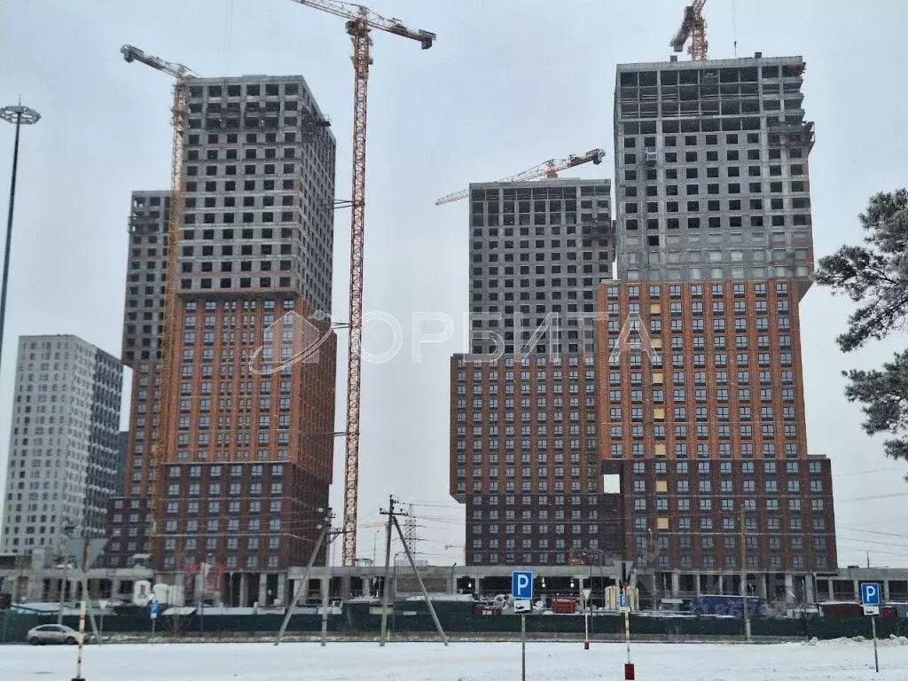 1-к кв. Тюменская область, Тюмень ул. Тимофея Чаркова, 93 (39.0 м) - Фото 1