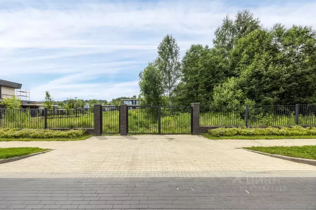 Участок в Московская область, Красногорск городской округ, д. ... - Фото 1